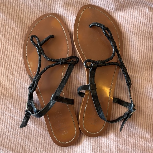 Well loved Sandal lot - Picture 4 of 6